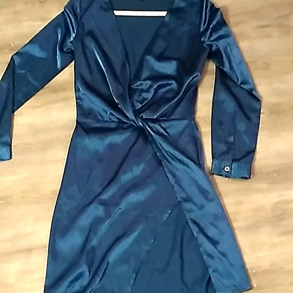 Blue dress - Picture 3 of 3